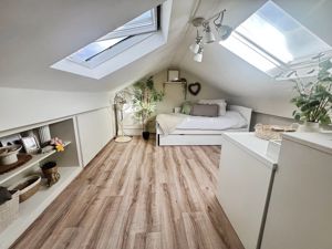 Loft room- click for photo gallery
